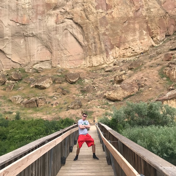 Meet Your Posher, Carlos - Picture 4 of 7